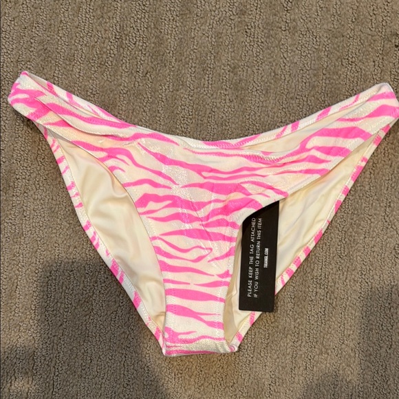 TRIANGL Bottom Normal L - Picture 2 of 5